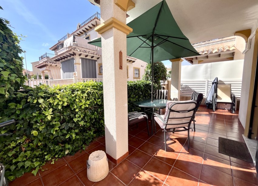 Resale - Terraced house / Townhouse - Orihuela Costa - La Zenia