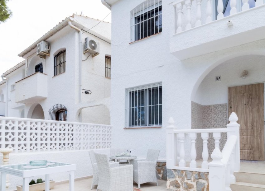Resale - Terraced house / Townhouse - Orihuela Costa - La Zenia