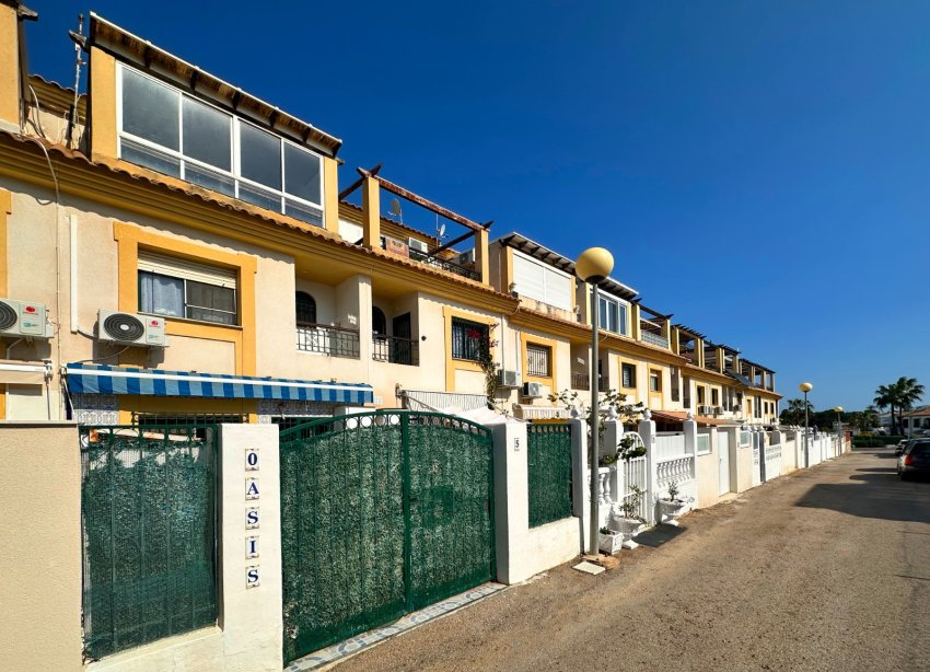 Resale - Terraced house / Townhouse - Orihuela Costa - La Zenia