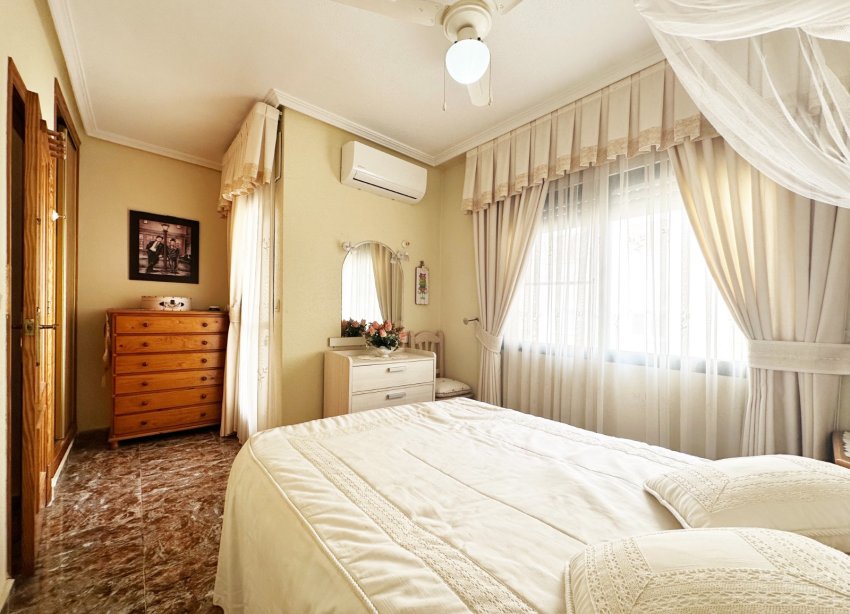 Resale - Terraced house / Townhouse - Orihuela Costa - La Zenia