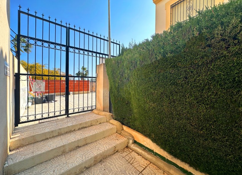 Resale - Terraced house / Townhouse - Orihuela Costa - La Zenia