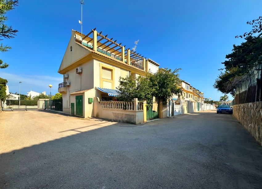 Resale - Terraced house / Townhouse - Orihuela Costa - La Zenia