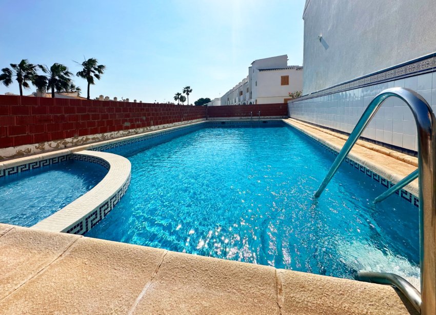 Resale - Terraced house / Townhouse - Orihuela Costa - La Zenia