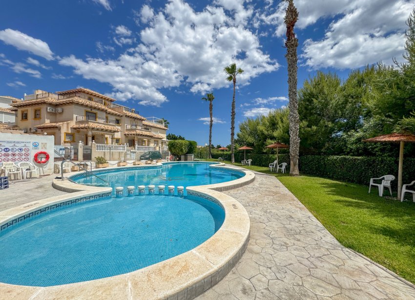 Resale - Terraced house / Townhouse - Orihuela Costa - La Zenia
