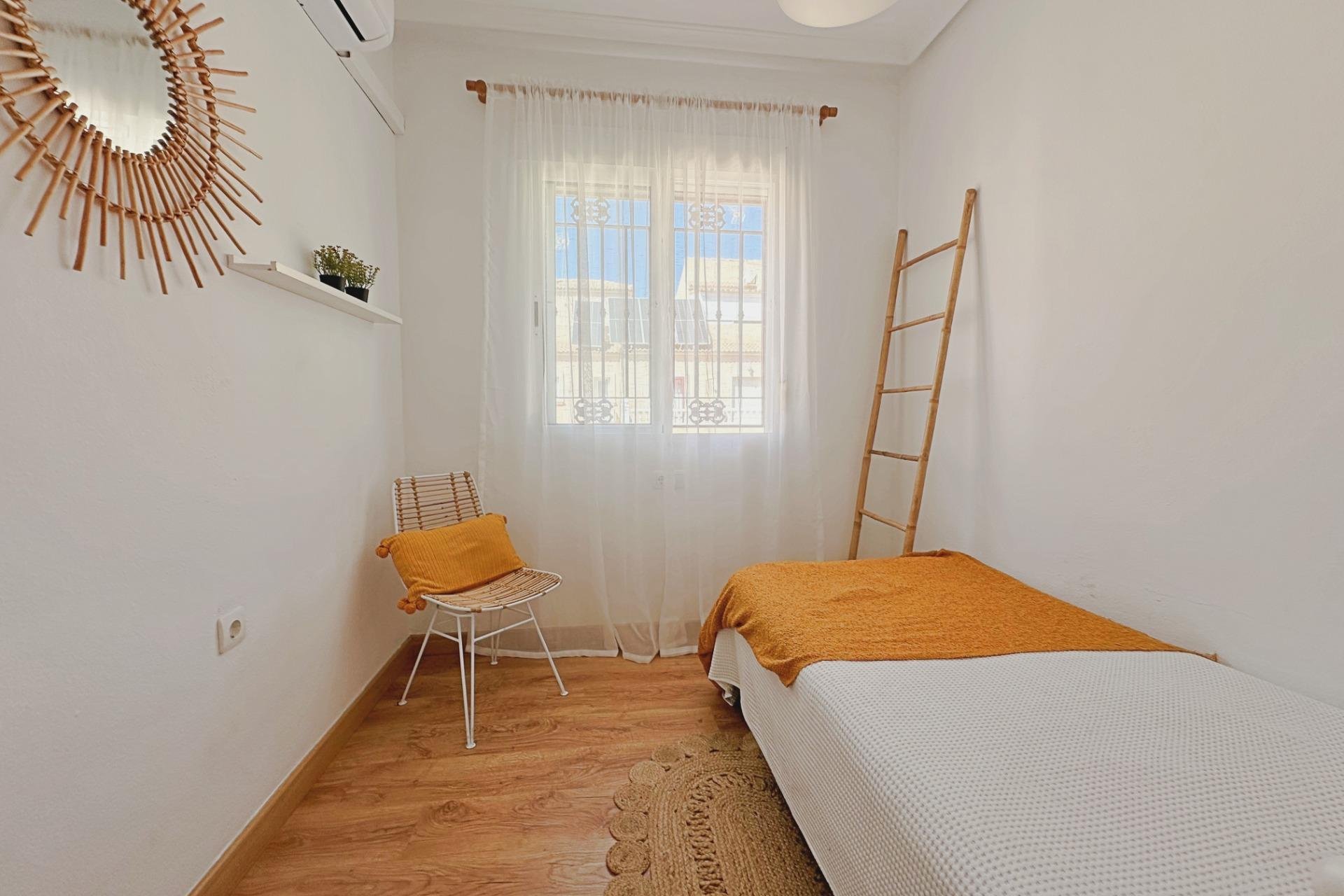 Resale - Terraced house / Townhouse - Orihuela Costa - La Zenia