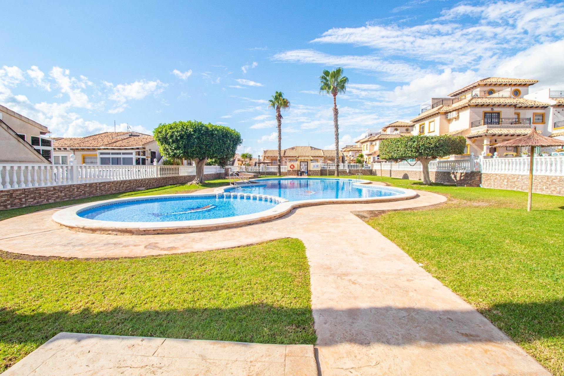 Resale - Terraced house / Townhouse - Orihuela Costa - La Zenia