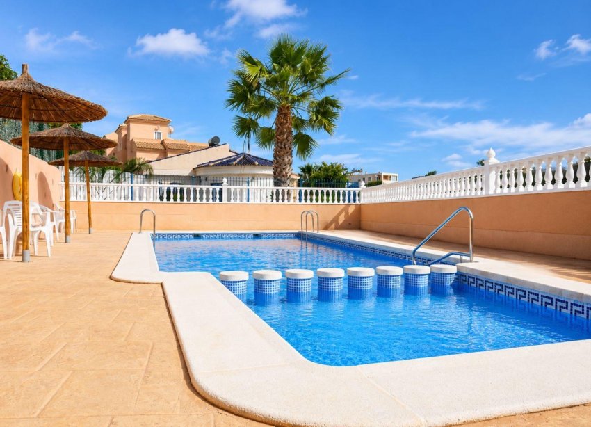 Resale - Terraced house / Townhouse - Orihuela Costa - La Zenia