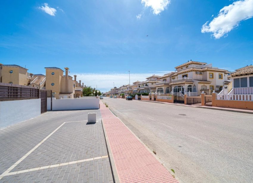 Resale - Terraced house / Townhouse - Orihuela Costa - Lomas de Cabo Roig