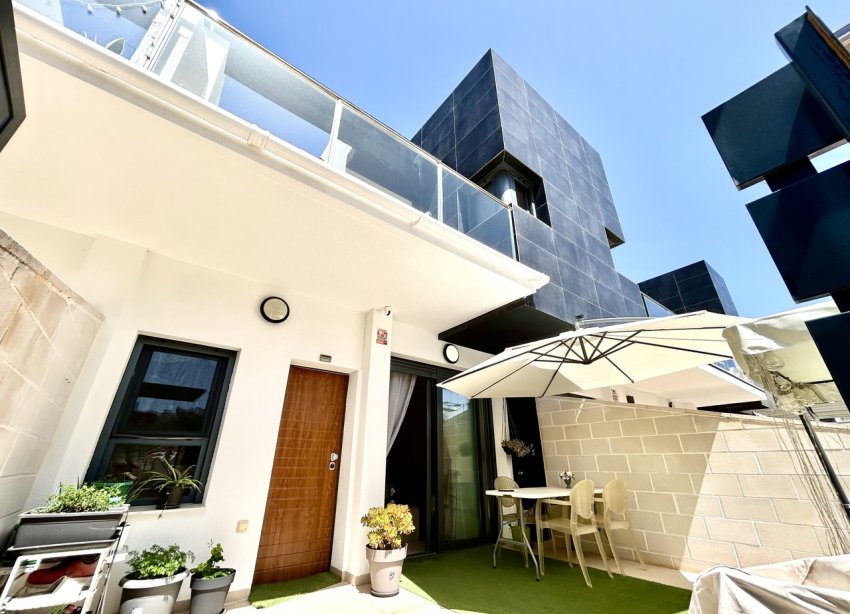 Resale - Terraced house / Townhouse - Orihuela Costa - Los Dolses