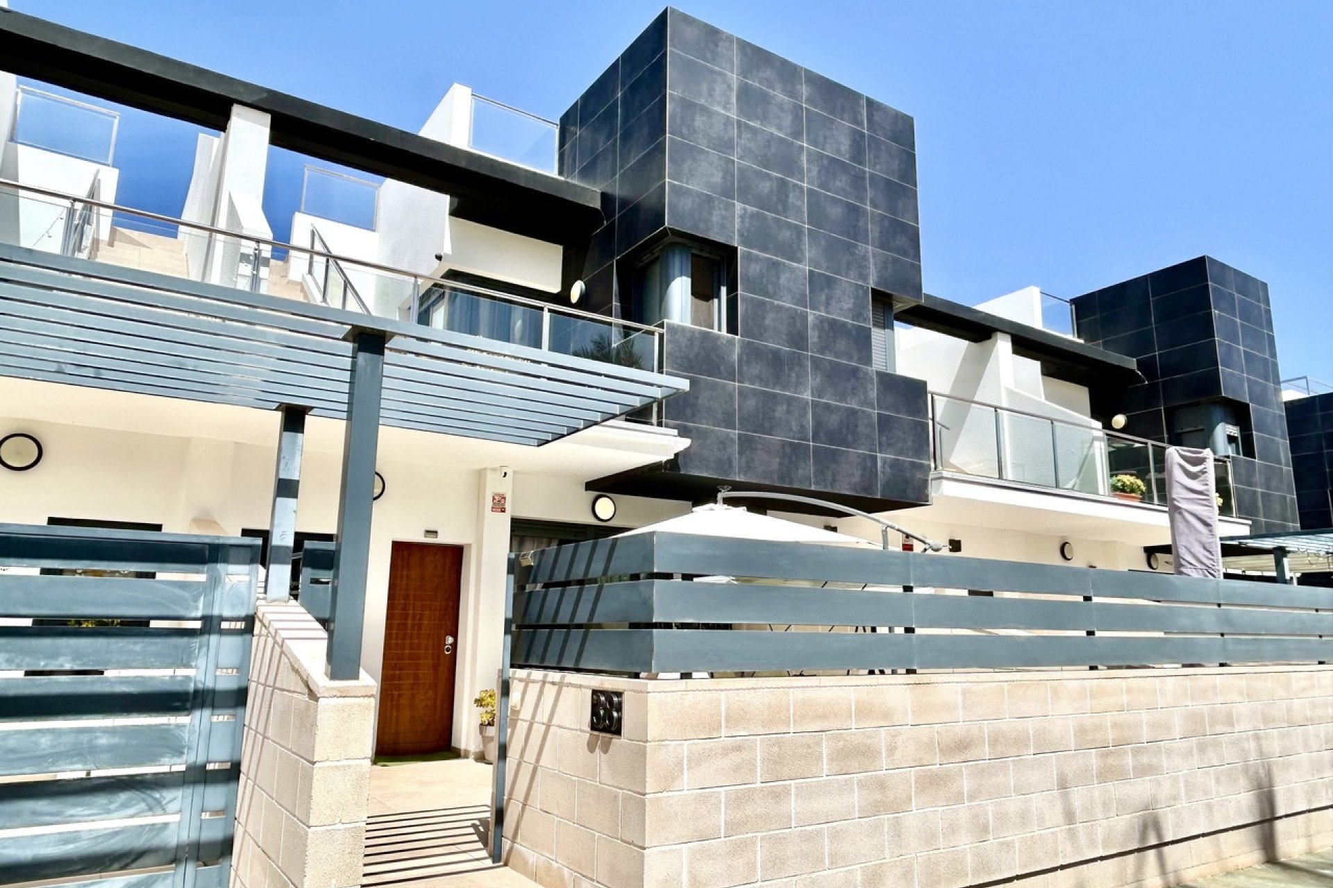 Resale - Terraced house / Townhouse - Orihuela Costa - Los Dolses