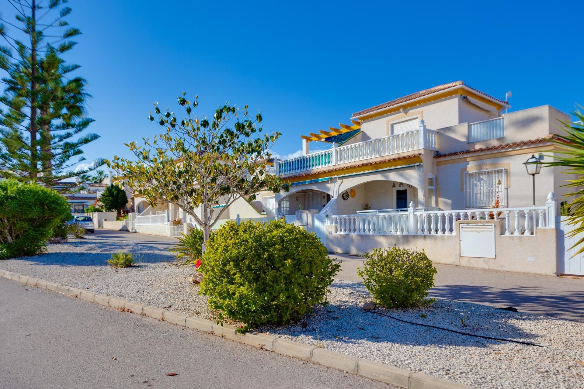 Resale - Terraced house / Townhouse - Orihuela Costa - Los Dolses