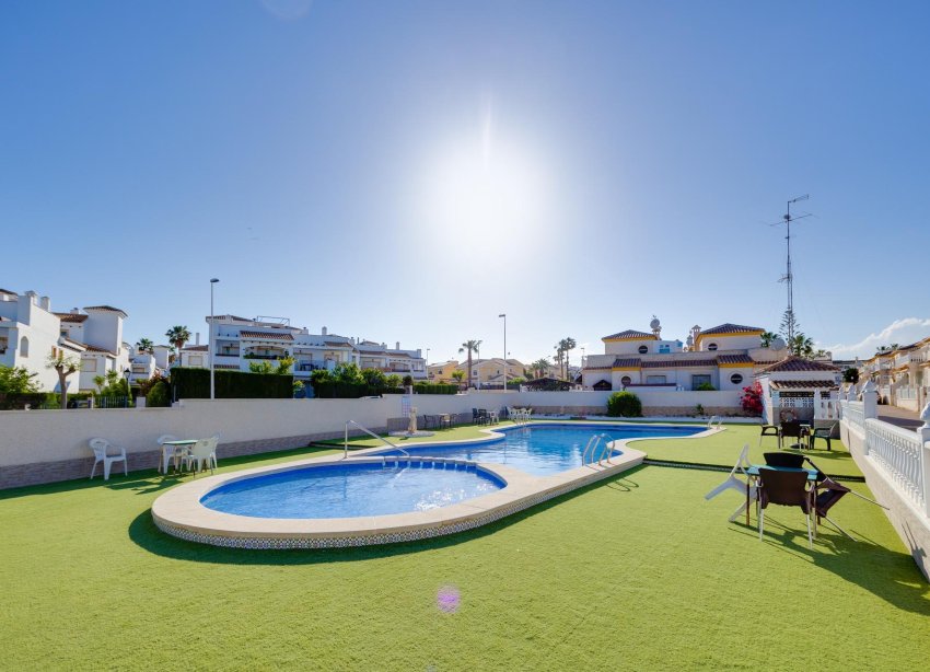 Resale - Terraced house / Townhouse - Orihuela Costa - Los Dolses