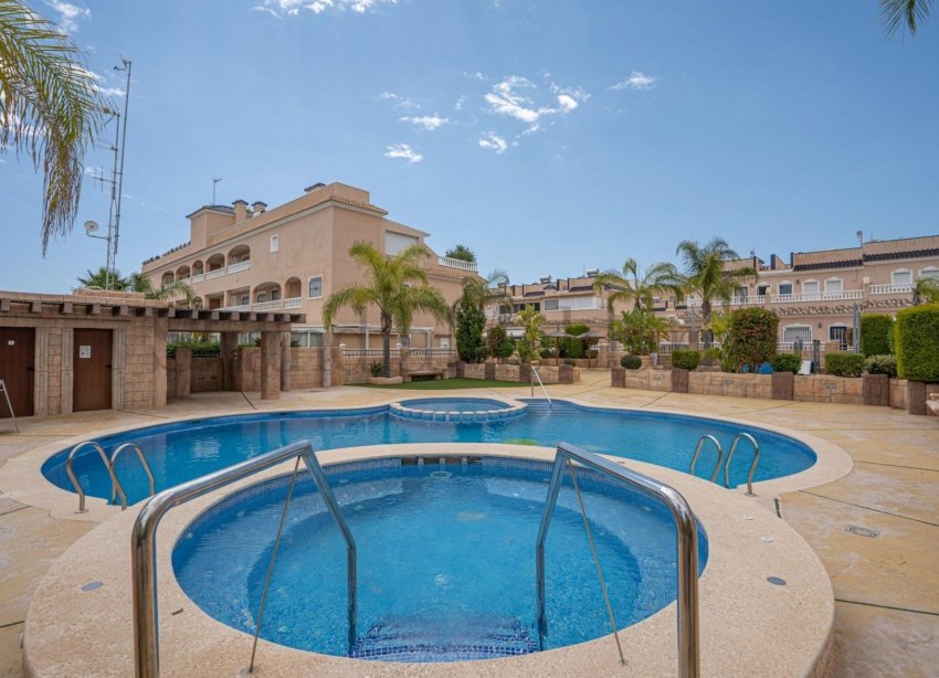 Resale - Terraced house / Townhouse - Orihuela Costa - Los Dolses