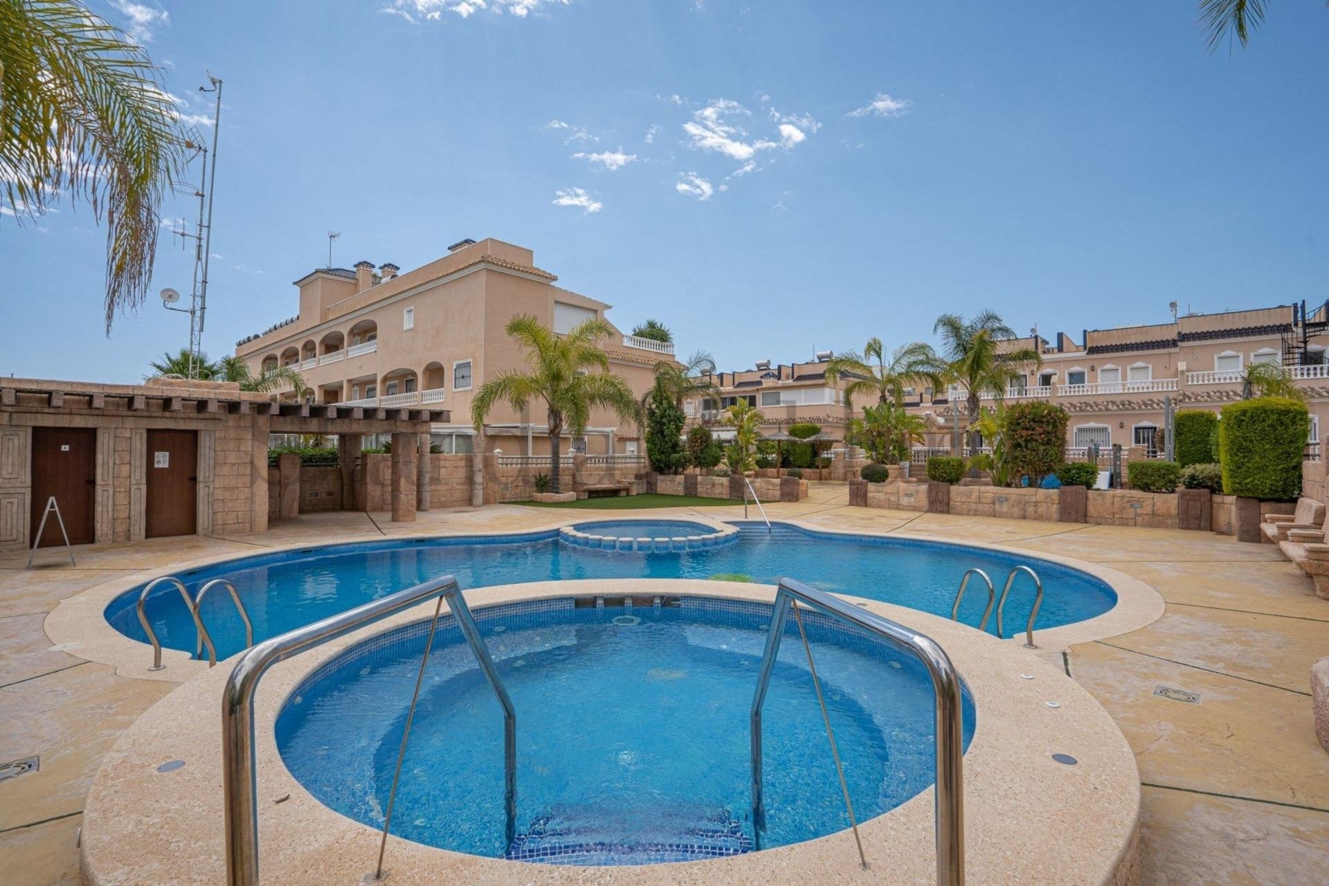 Resale - Terraced house / Townhouse - Orihuela Costa - Los Dolses