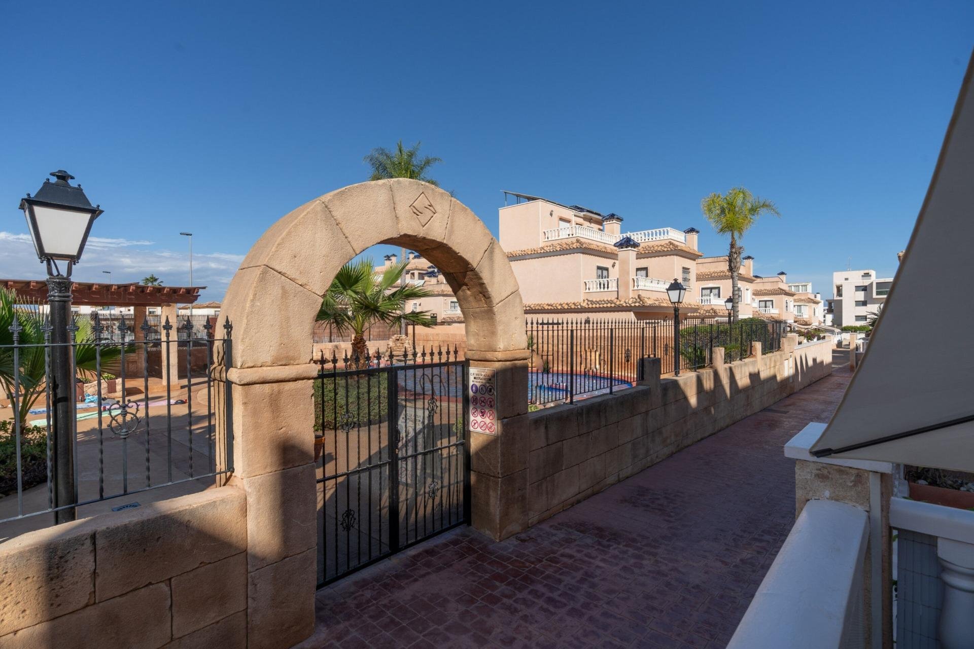 Resale - Terraced house / Townhouse - Orihuela Costa - Los Dolses