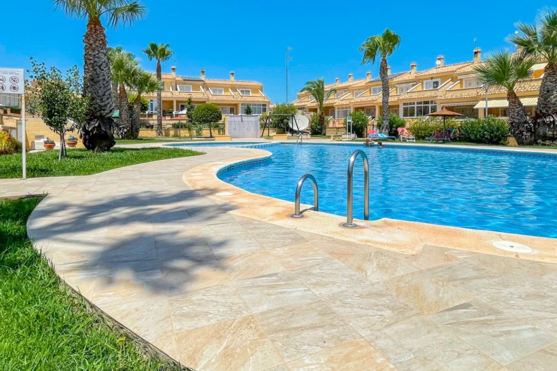 Resale - Terraced house / Townhouse - Orihuela Costa - Punta Prima