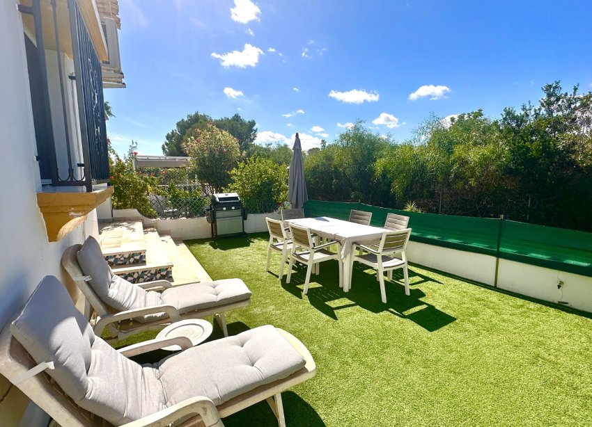 Resale - Terraced house / Townhouse - Orihuela Costa - Villamartín