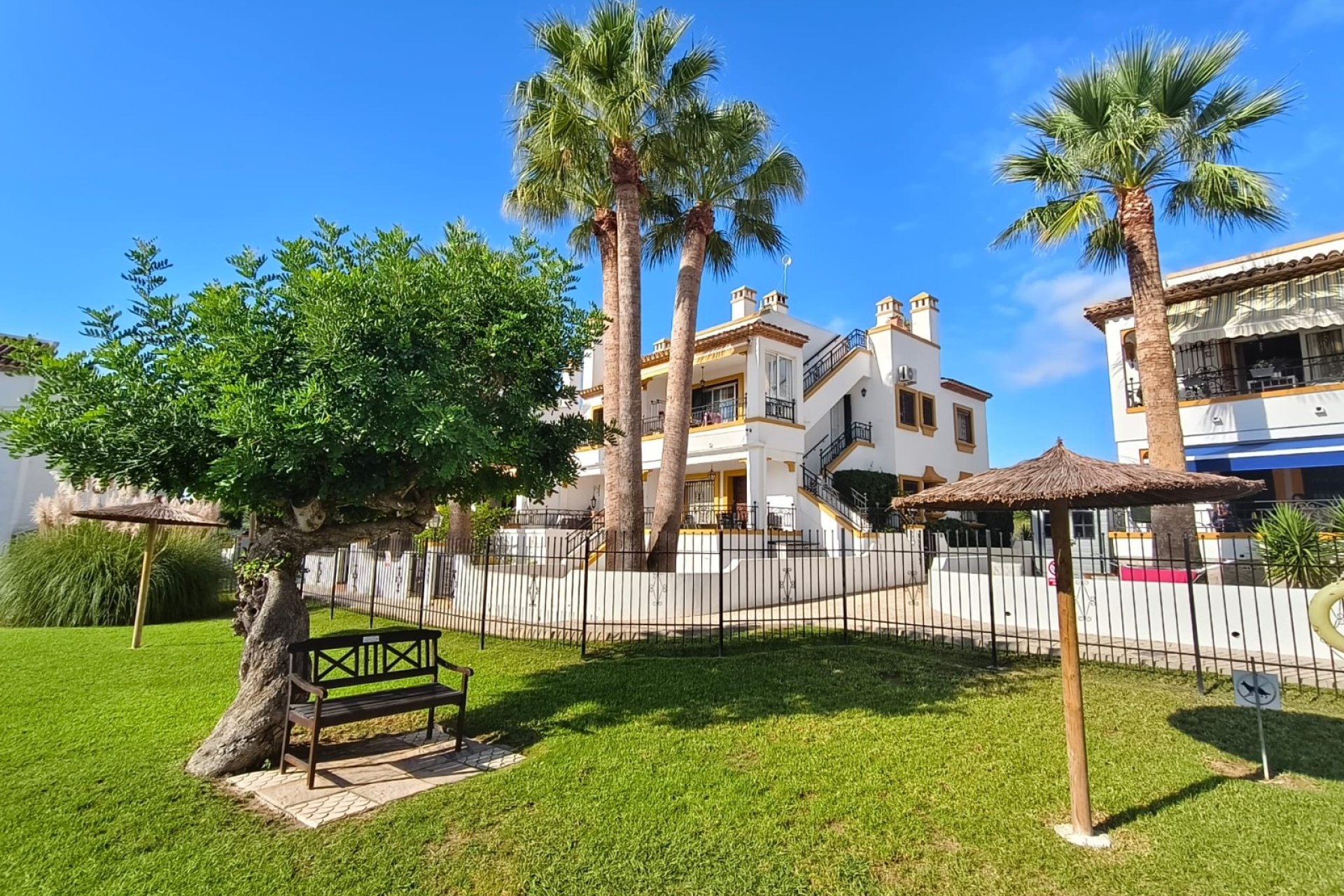Resale - Terraced house / Townhouse - Orihuela Costa - Villamartín