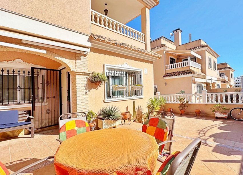 Resale - Terraced house / Townhouse - Orihuela Costa - Villamartín