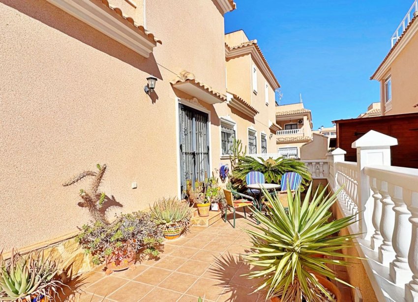 Resale - Terraced house / Townhouse - Orihuela Costa - Villamartín