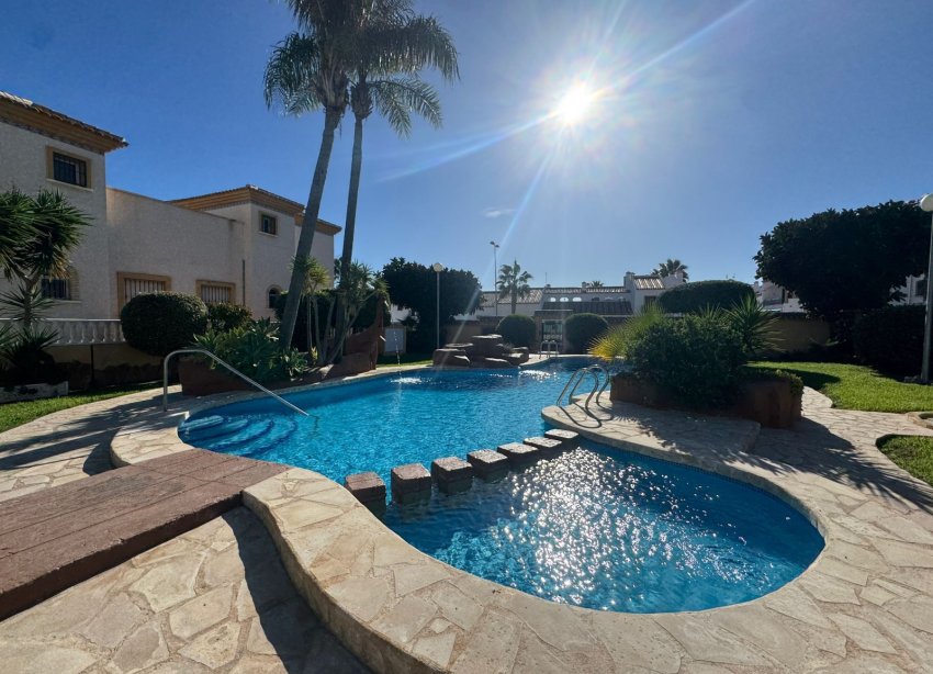 Resale - Terraced house / Townhouse - Orihuela Costa - Villamartin