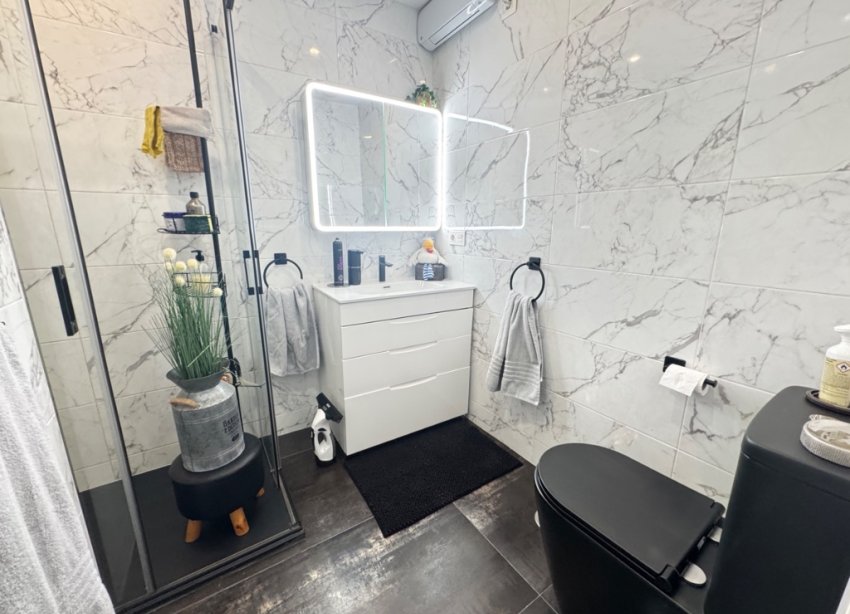 Resale - Terraced house / Townhouse - Orihuela Costa - Villamartín