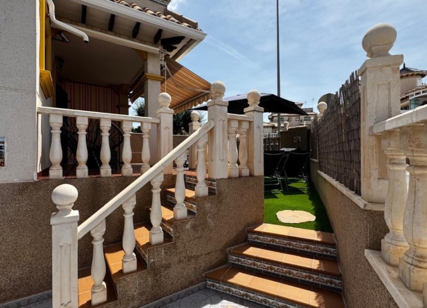 Resale - Terraced house / Townhouse - Orihuela Costa - Villamartín