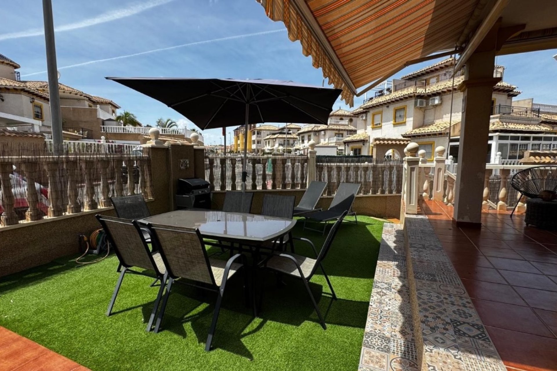 Resale - Terraced house / Townhouse - Orihuela Costa - Villamartín