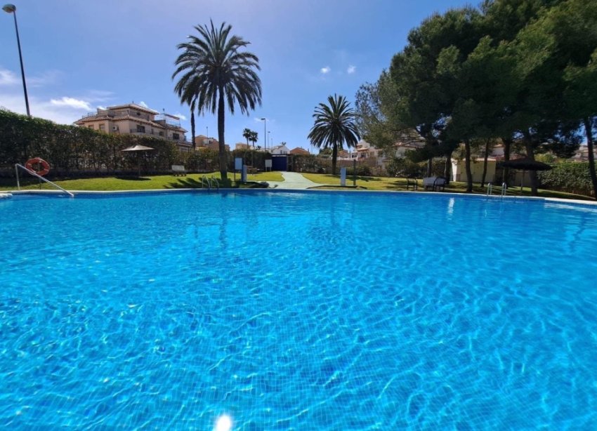 Resale - Terraced house / Townhouse - Orihuela Costa - Villamartín