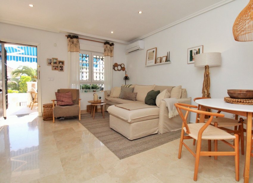 Resale - Terraced house / Townhouse - Orihuela Costa - Villamartín