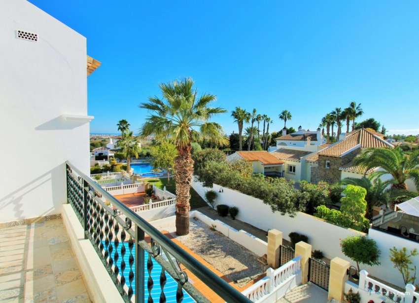 Resale - Terraced house / Townhouse - Orihuela Costa - Villamartín