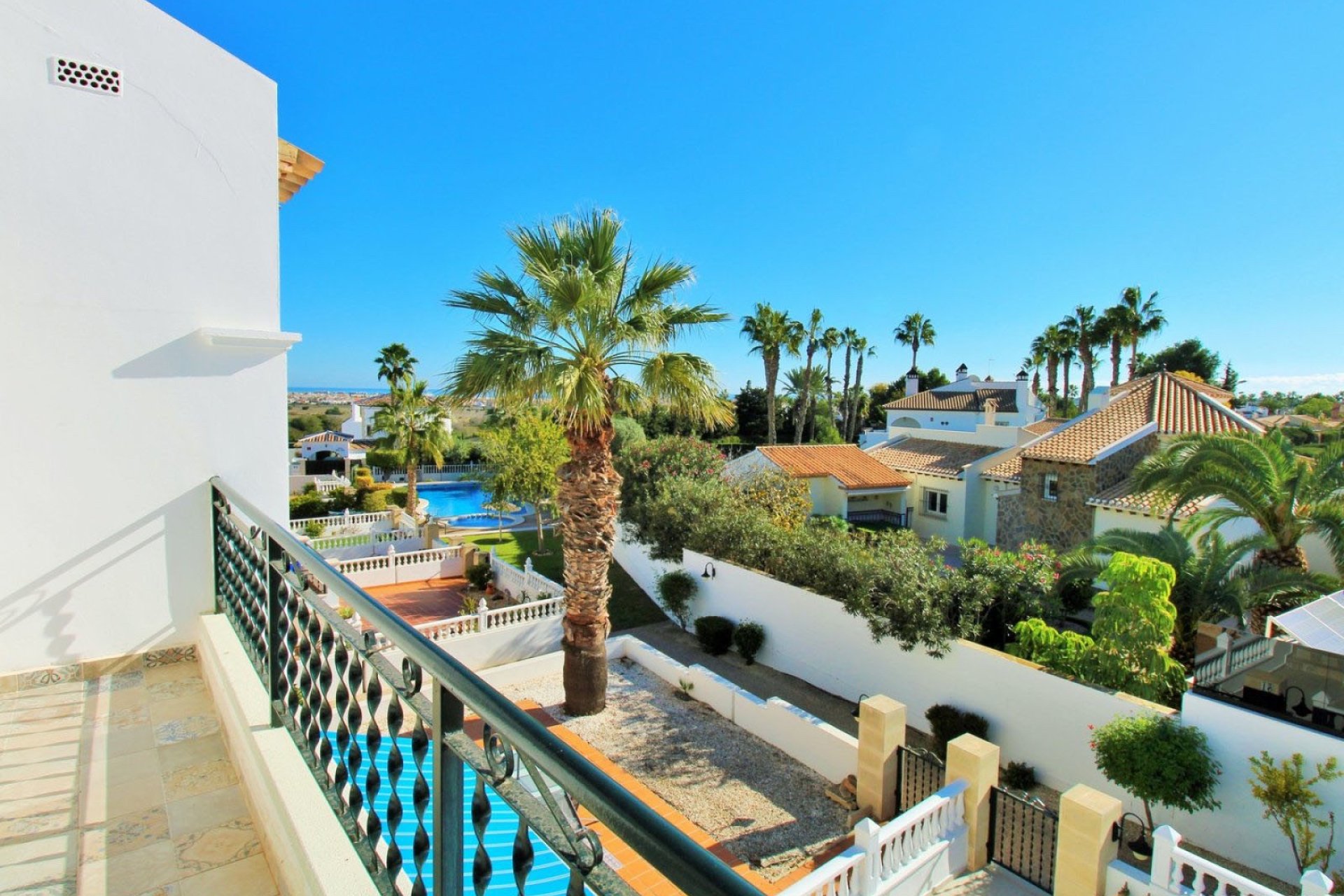 Resale - Terraced house / Townhouse - Orihuela Costa - Villamartín