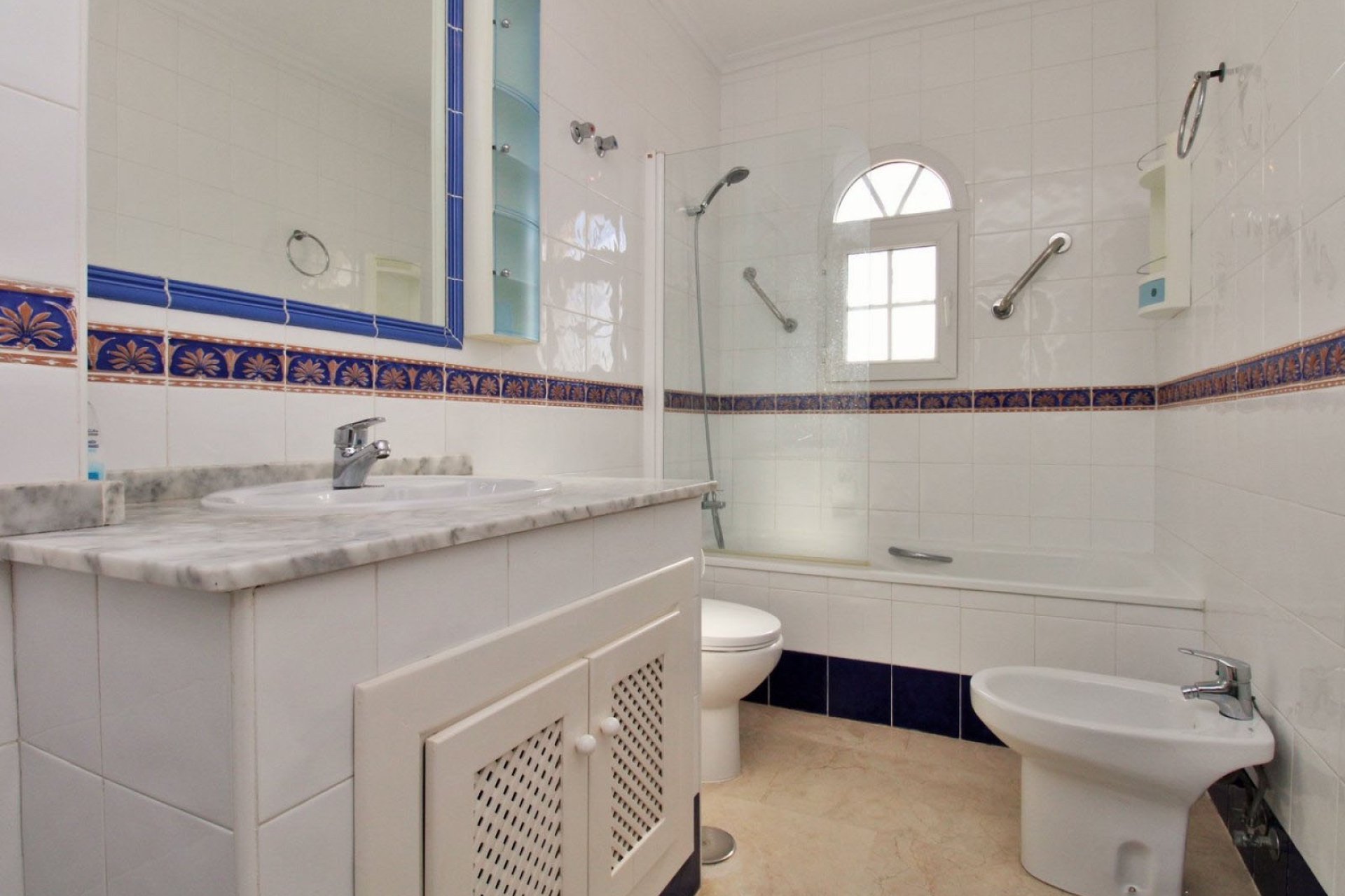 Resale - Terraced house / Townhouse - Orihuela Costa - Villamartín