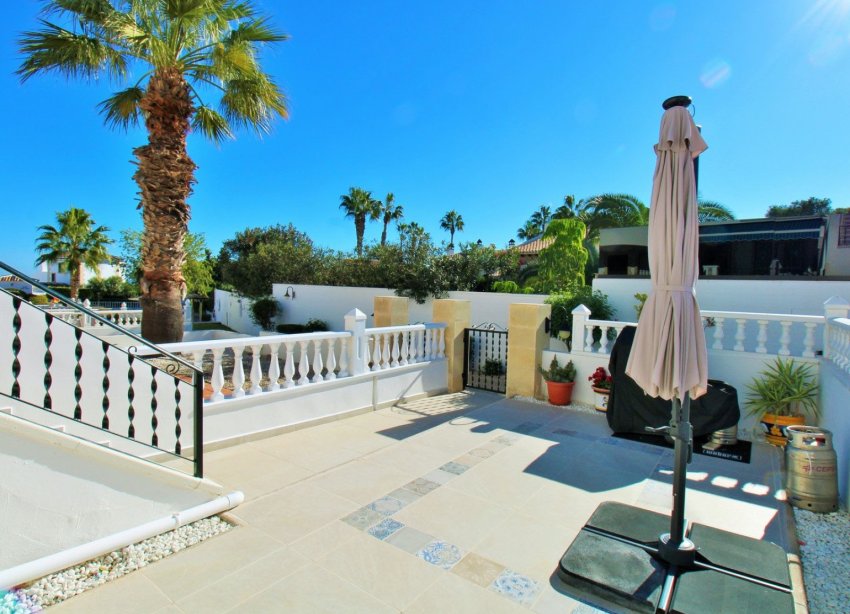 Resale - Terraced house / Townhouse - Orihuela Costa - Villamartín