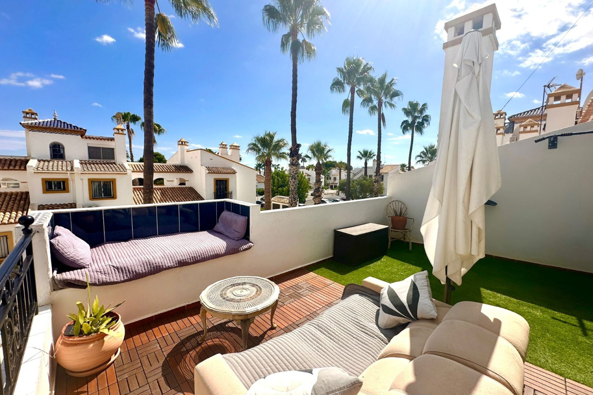 Resale - Terraced house / Townhouse - Orihuela Costa - Villamartín