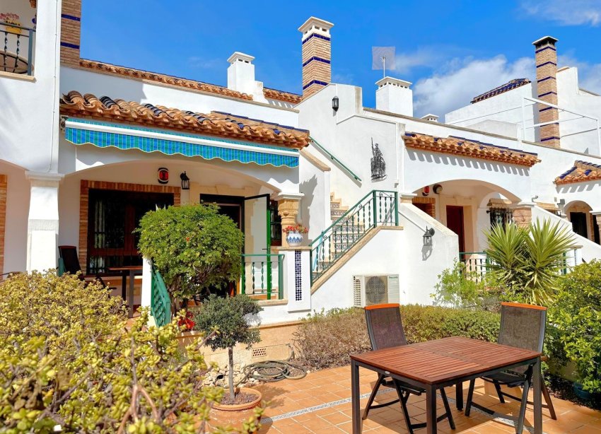 Resale - Terraced house / Townhouse - Orihuela Costa - Villamartín