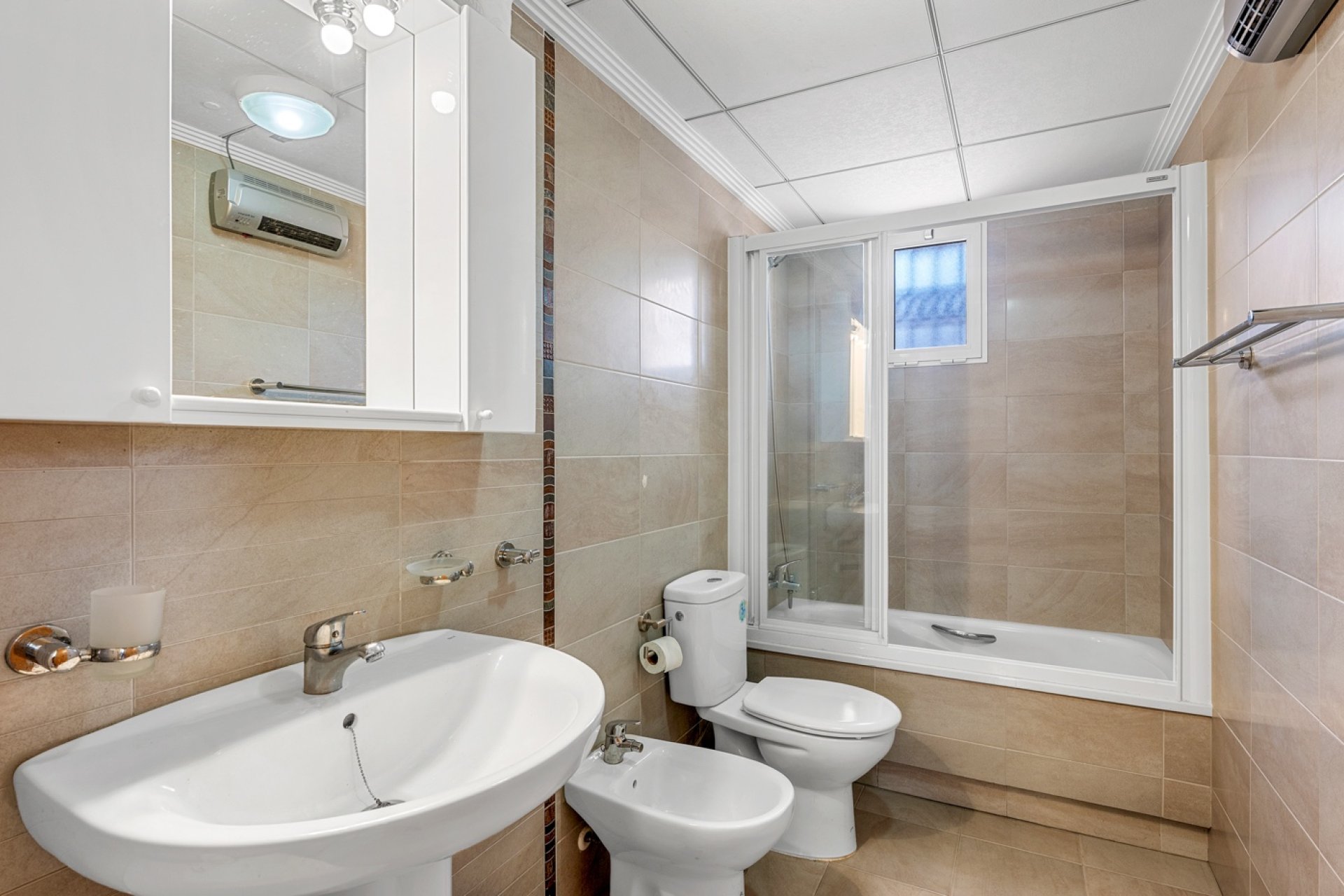 Resale - Terraced house / Townhouse - Orihuela Costa - Villamartín