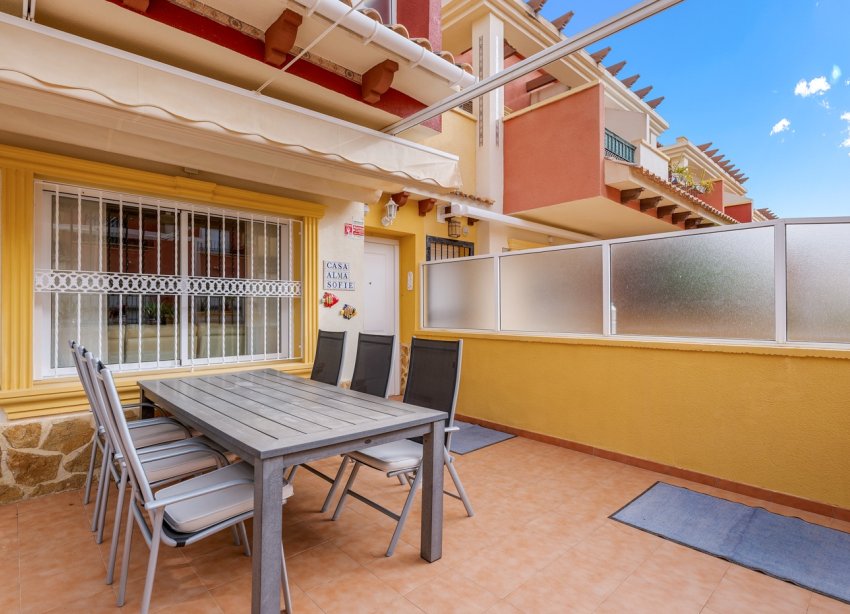 Resale - Terraced house / Townhouse - Orihuela Costa - Villamartín