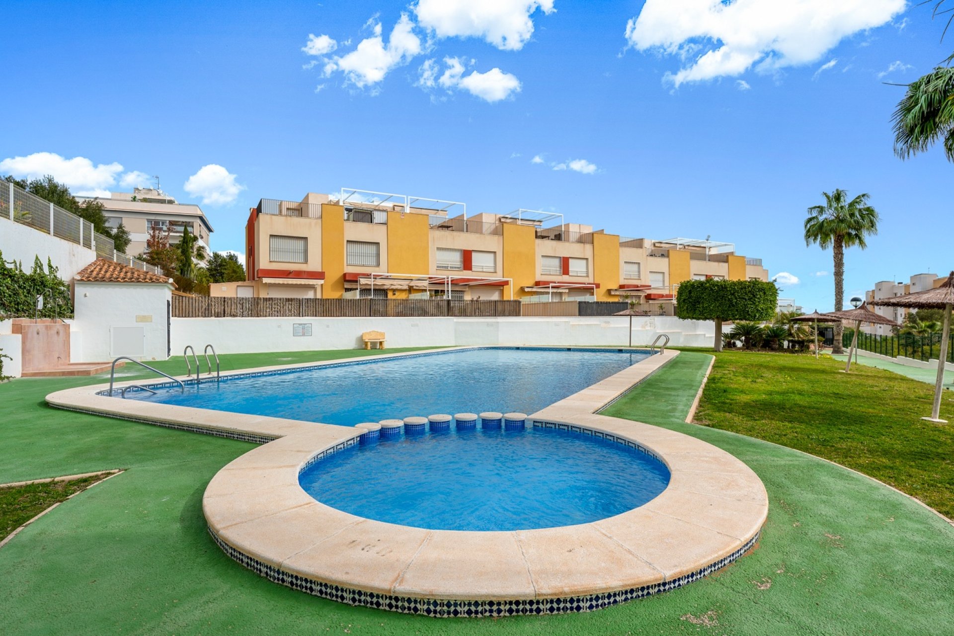 Resale - Terraced house / Townhouse - Orihuela Costa - Villamartín