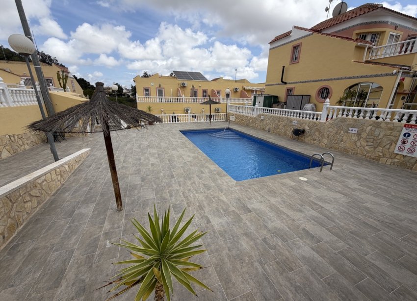 Resale - Terraced house / Townhouse - Orihuela Costa - Villamartin
