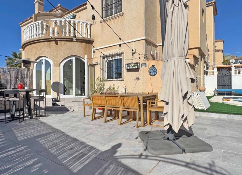 Resale - Terraced house / Townhouse - Orihuela Costa - Villamartín