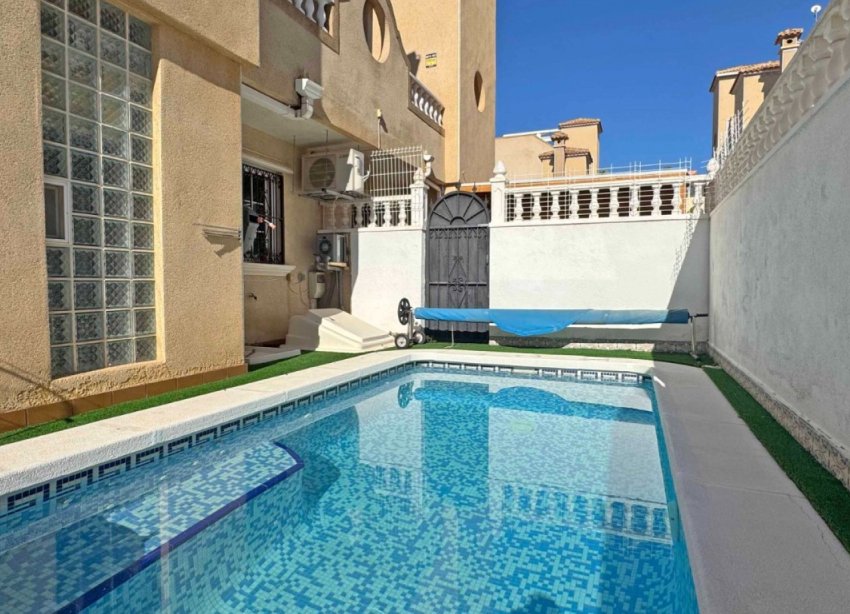 Resale - Terraced house / Townhouse - Orihuela Costa - Villamartín