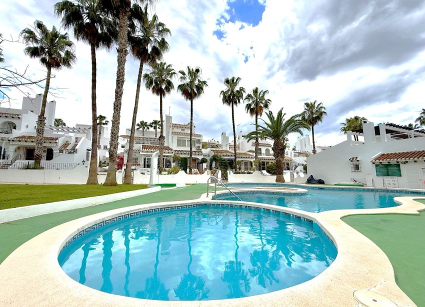 Resale - Terraced house / Townhouse - Orihuela Costa - Villamartín