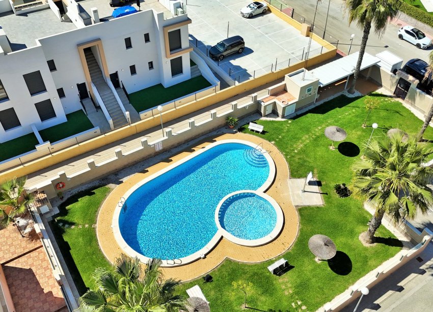 Resale - Terraced house / Townhouse - Orihuela Costa - Villamartín