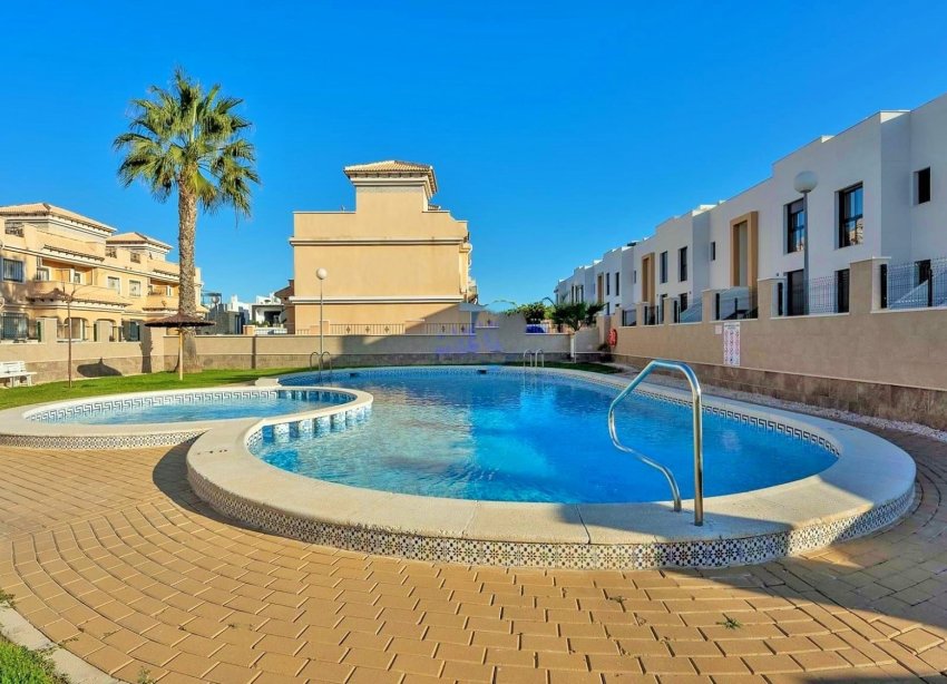 Resale - Terraced house / Townhouse - Orihuela Costa - Villamartín
