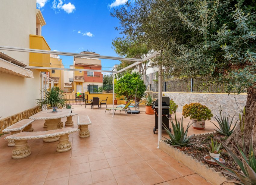 Resale - Terraced house / Townhouse - Orihuela Costa - Villamartín
