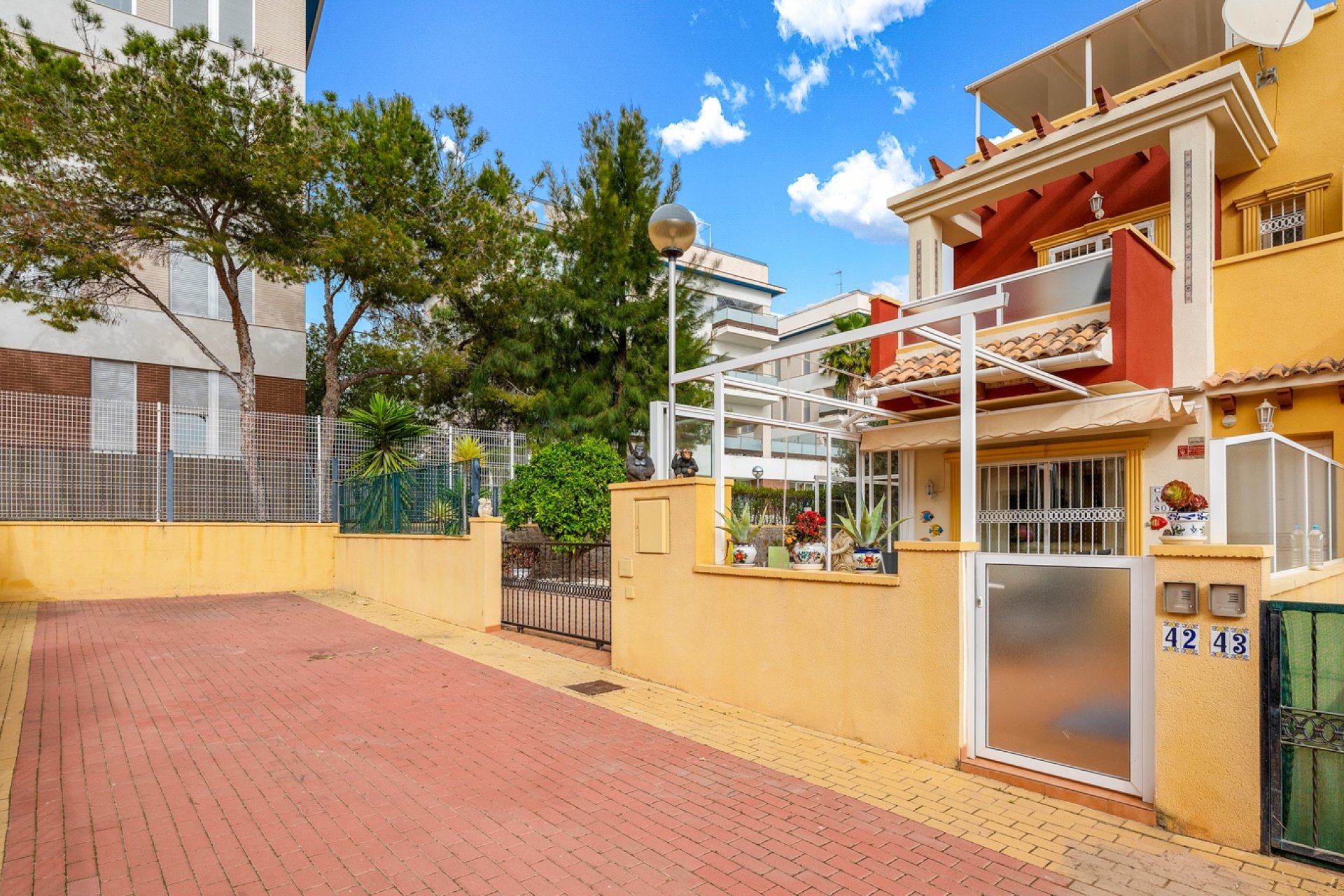 Resale - Terraced house / Townhouse - Orihuela Costa - Villamartín