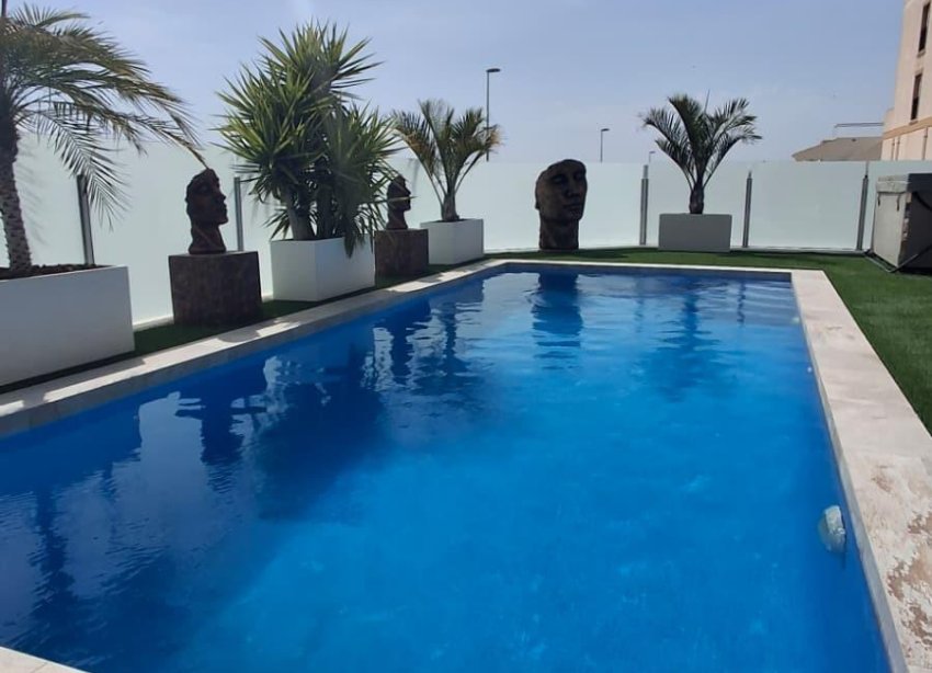 Resale - Terraced house / Townhouse - Orihuela - Desamparados-Hurchillo-Torremendo