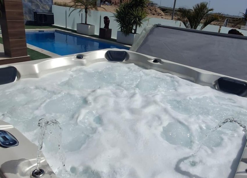 Resale - Terraced house / Townhouse - Orihuela - Desamparados-Hurchillo-Torremendo
