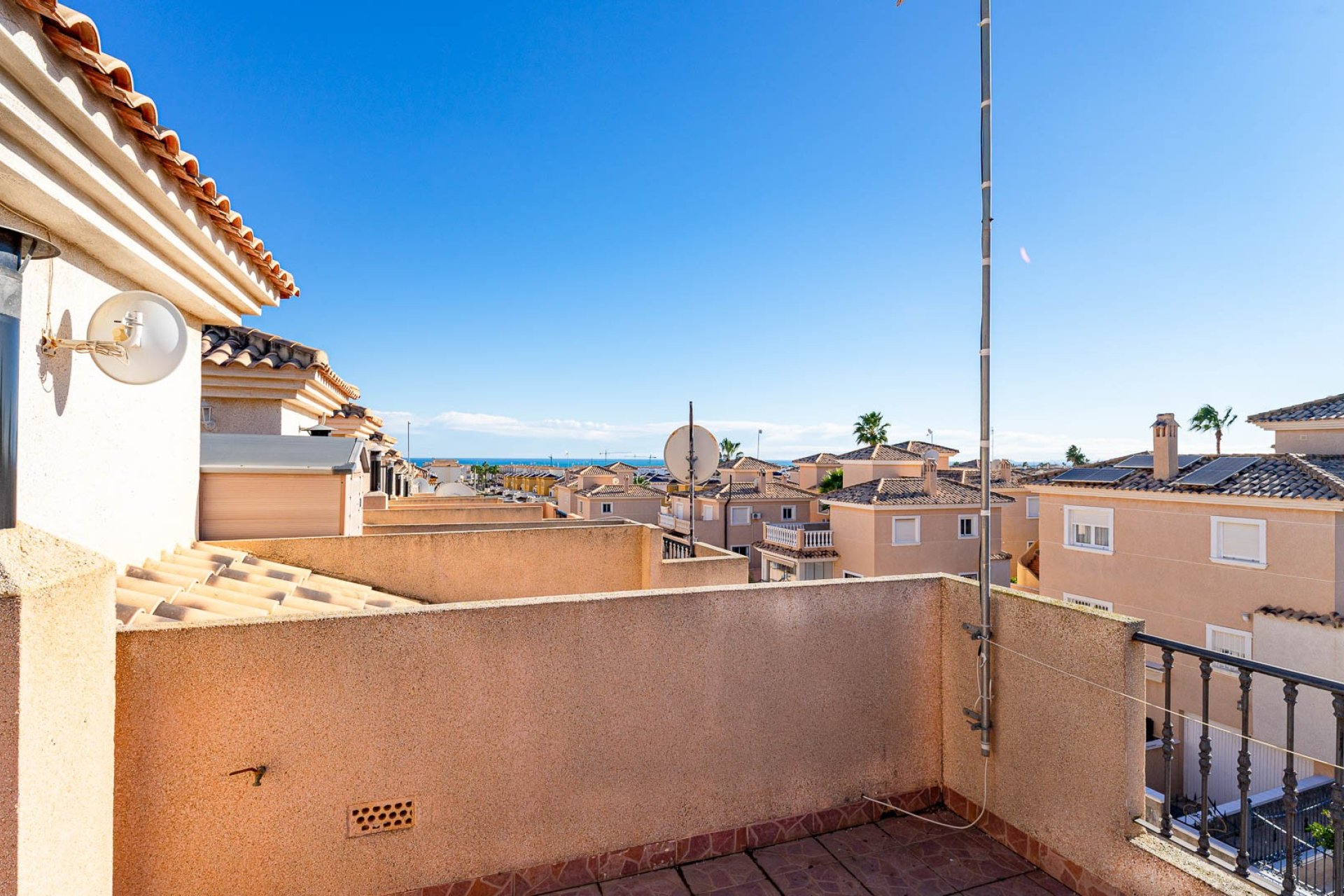 Resale - Terraced house / Townhouse - Punta Prima